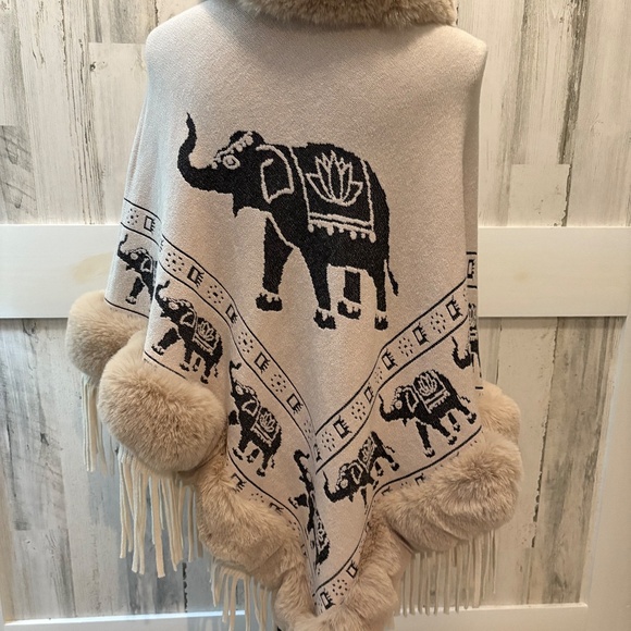 PONCHO - BEIGE SAFARI ELEPHANT THEME - ONE SIZE - Picture 4 of 7